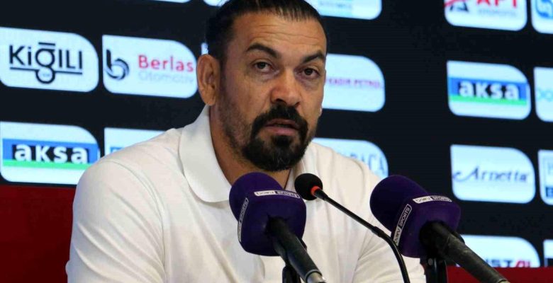 Sivasspor Teknik Yöneticisi Servet Çetin: ‘Yapılması gereken her şeyi yaptık lakin skoru alamadık’