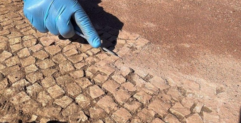 1800 yıllık taban mozaiği muhafaza altına alınıyor