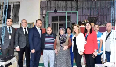Aydın Vilayet Sıhhat Müdürü Konutta Sıhhat Hizmeti Alan Aileleri Ziyaret Etti