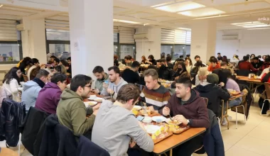 Çankaya Belediyesi Üniversite Öğrencilerine Ücretsiz Akşam Yemeği Vermeye Devam Ediyor