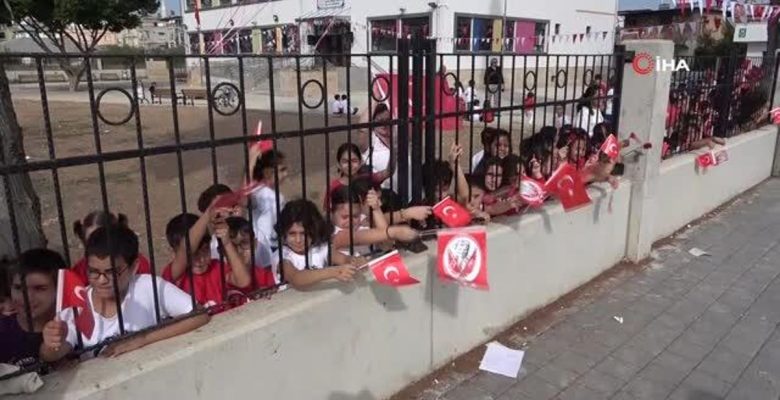 Cumhuriyet’in 100. yılını kutlayan küçük kız gözyaşlarına hakim olamadı: ‘Duygulandım’