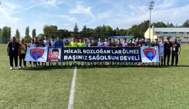 Develili şehit, futbol maçı öncesi pankart ile anıldı