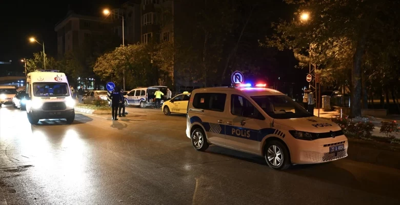 Edirne’de arabayla motosikletin çarpıştığı kazada 2 kişi yaralandı