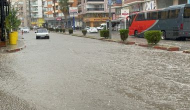 Hatay Dörtyol’da sağanak tesirli oluyor