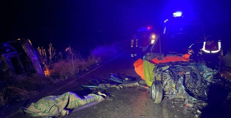 Isparta’da feci kaza: 5 meyyit, 1 yaralı