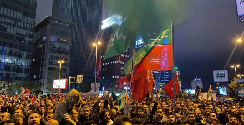 İstanbul’da İsrail Başkonsolosluğu önünde İsrail’in Gazze’deki hastaneye hücum protestosu
