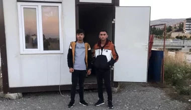 Konteynerde kalan iki üniversiteli Vali Doruk’un sayesinde pansiyona kavuştu
