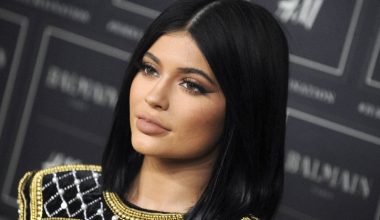 Kylie Jenner İsrail’i desteklediği paylaşımı sildi