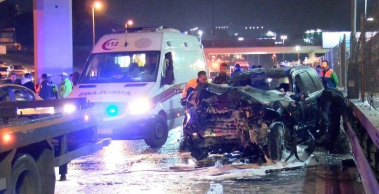 Merter’de, makas atan cip bariyerlere çarptı: 1 meyyit, 3 ağır yaralı