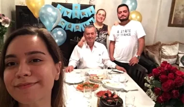 Sarsıntıda Ailesini Kaybeden Genç, Evsiz Kalıyor