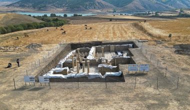 Satala Antik Kenti’nde çok kollu şamdan bulundu
