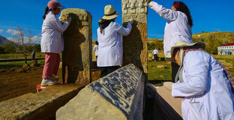 Selçuklu Mezarlığı’nda sekiz yeni mezar bulundu