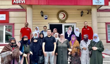 Türk Kızılay Ağrı Şubesi, Yaşlılar Haftası’nda sürpriz aktiflik düzenledi