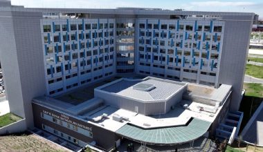 875 hastane parasını 17 kent hastanesi yuttu