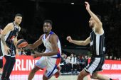 Anadolu Efes, Virtus Bologna’ya 93-81 yenildi