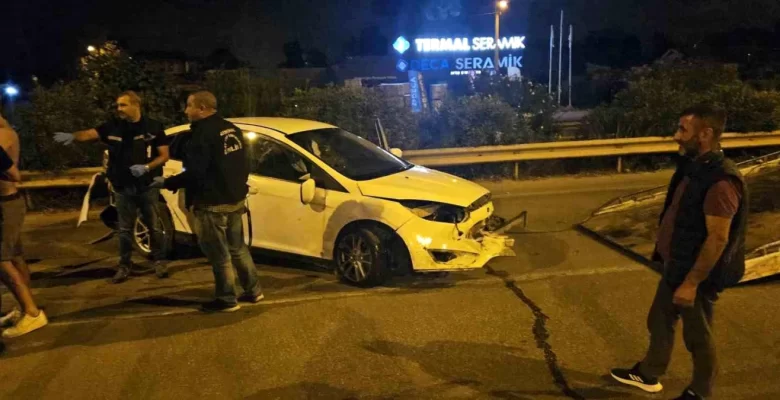 Antalya’da Denetimden Çıkan Arabanın Takla Atması Sonucu 5 Kişi Yaralandı