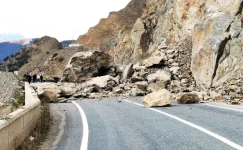 Artvin-Ardahan Karayolu Heyelan Nedeniyle Ulaşıma Kapandı