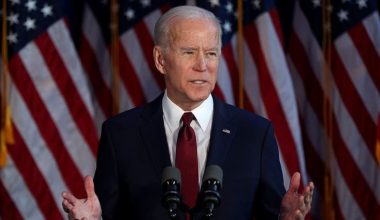 Biden, hükümetin kapanmasını önleyecek tasarıyı onayladı