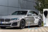 BMW, kıymetli arabaları sayesinde gelirlerini artırdı