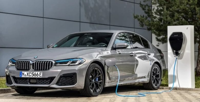 BMW, kıymetli arabaları sayesinde gelirlerini artırdı
