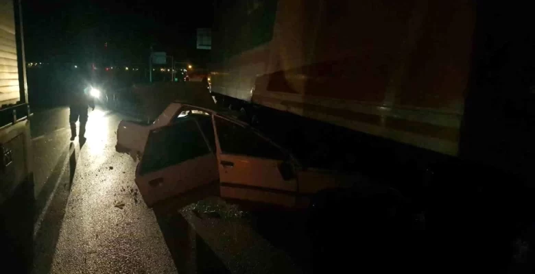 Çorum’da Tır ve Araba Çarpışması Sonucu 1 Kişi Hayatını Kaybetti