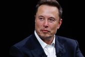 Elon Musk’ın biyografisi ünlü direktör Darren Aronofsky’e emanet