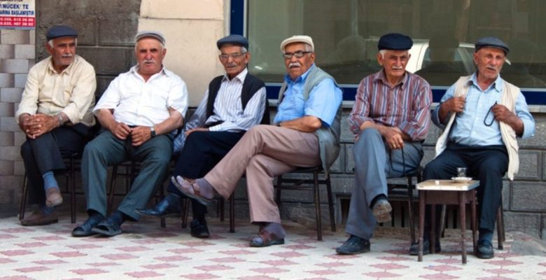 En düşük emekli aylığı 10.400 lirayı bulur