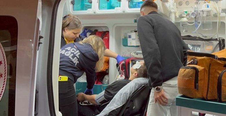 Gebze’de otomobil-motosiklet çarpışması: Motosiklet şoförü yaralandı
