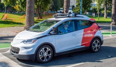 General Motors 950 otonom aracı geri çağırma kararı aldı