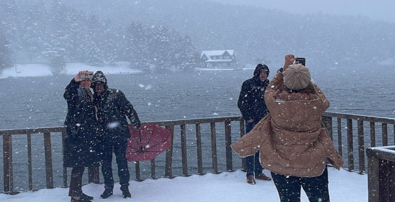 Gölcük Tabiat Parkı’ndan kar manzaraları…
