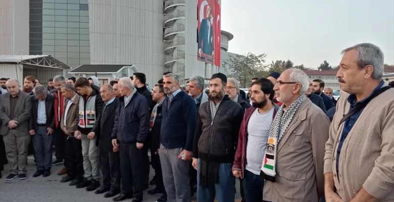 İHH Filistin’e Yardım Konvoyu Adana’ya Yanlışsız Yola Çıktı