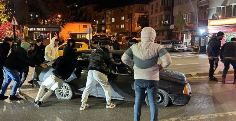 İki küme ortasında taşlı, sopalı ve silahlı arbede
