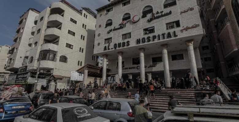 İsrail’den hastane etrafına atak