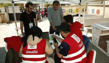 Kart dağıtırken ayrımcılık yaptılar