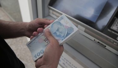 Kredi kartı ve nakit çekimde faiz şoku