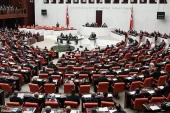 Nebi Hatipoğlu’nun AK Parti’ye geçmesiyle her şey değişti! İşte TBMM’deki yeni sandalye dağılımı