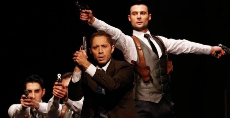 Sahnede bir gangster