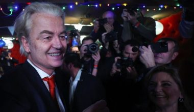 Seçimlerden sonra Erdoğan’a oy verenlere öfkelenen Wilders sandıktan zaferle ayrıldı