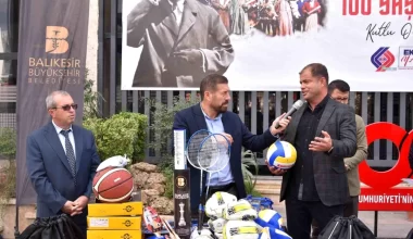 Sındırgı’da Gençlere Spor Gereci Takviyesi