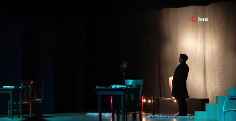 Tiyatro Günlerine Öğrencilerden Ağır İlgi