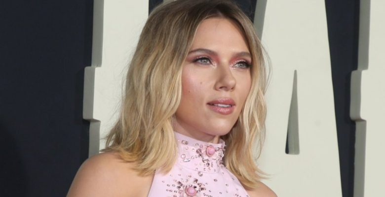 Ünlü oyuncu Scarlett Johansson nasıl çıplak yakalandığını anlattı