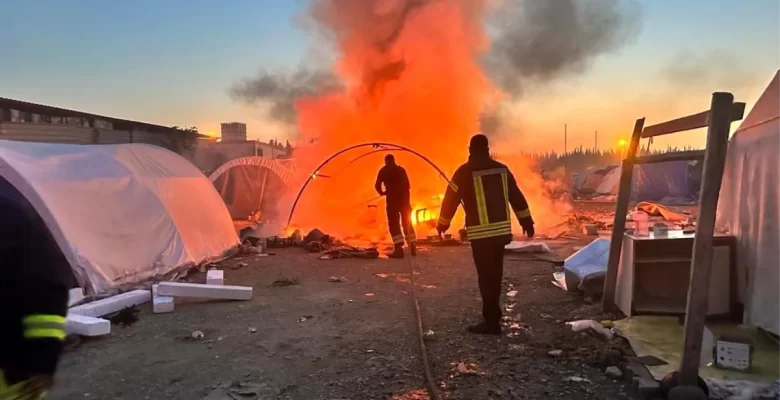 Antakya’da çadır kentte yangın çıktı