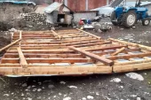 Erzincan’da fırtına meskenin çatısını uçurdu