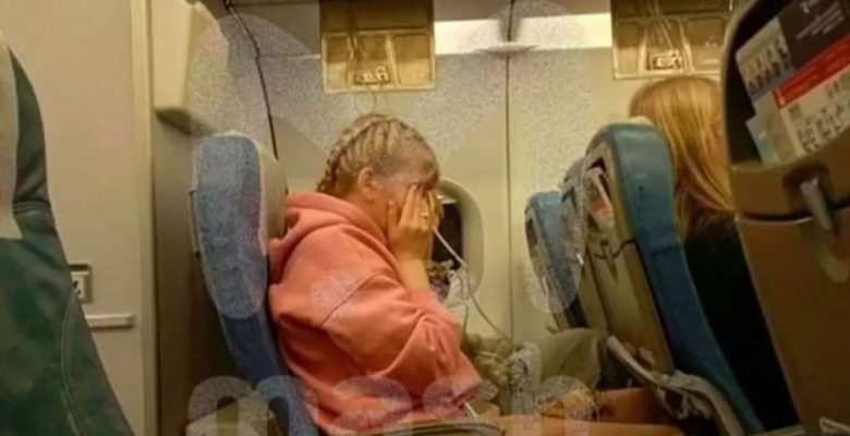 Havada panik: Yolcu uçağı ansızın irtifa kaybetti, o anlar görüntülendi