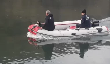 Köpek Kızılırmak Nehri’nde Mahsur Kaldı, İtfaiye Kurtardı