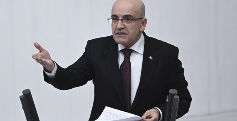 Mehmet Şimşek “Türkiye’nin paraya muhtaçlığı yok” dedi, CHP’li vekilin sorusu Meclis’te tansiyonu yükseltti