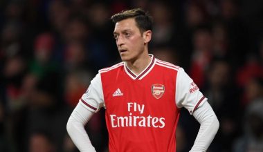 Mesut Özil’den Leonardo DiCaprio’ya 25 yaş göndermesi