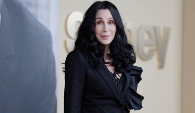 Müzik efsanesi Cher’den bayanlara “genç erkek” tavsiyesi