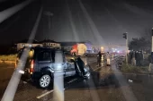 Sakarya’da hafif ticari araç ile tır çarpıştı: 2 yaralı