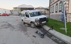 Samsun’da hafif ticari araç ile elektrikli scooter çarpıştı, 2 kişi yaralandı